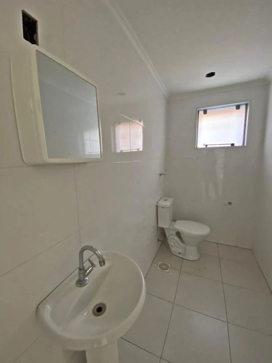 BENTOALVES aluga Loja Térrea com 200 m2, 2 banheiros, terraço, no Panazzolo - Caxias do Sul - RS