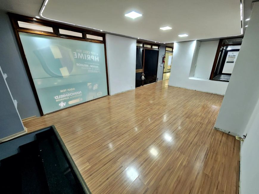 BENTOALVES aluga loja térrea com 189 m2, 3 salas, no centro - Caxias do Sul - RS