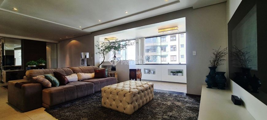 EXCELENTE APARTAMENTO COM LINDA DECORAÇÃO.