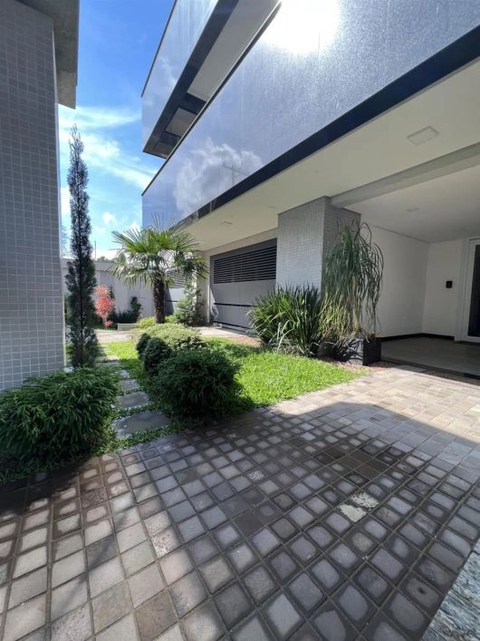 Excelente apartamento Novo de alto padrão, em ótimo localização e posição solar!! Com 03 suítes (sen