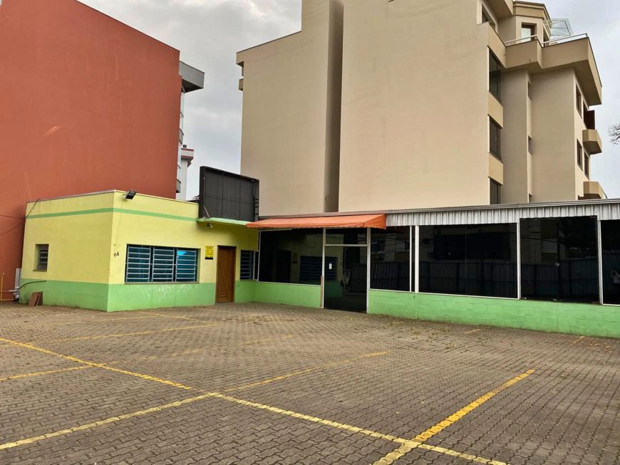 BENTOALVES aluga casa comercial com 150 m2, estacionamento, no Centro - Caxias do Sul - RS