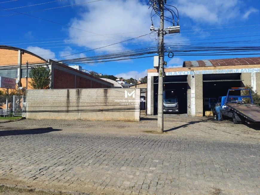 Pavilhão industrial locado no Bairro São José
