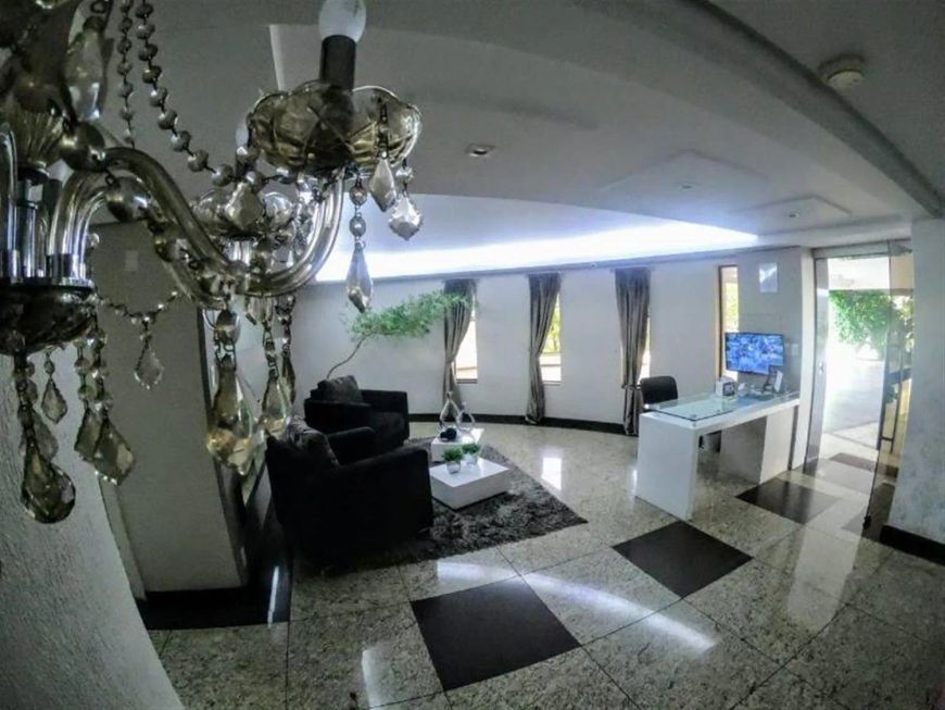Excelente apartamento semimobiliado, com 03 suítes, ampla sala de estar para 02 ambientes com sacada