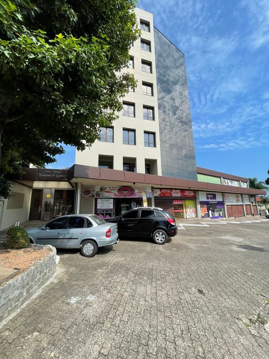 BENTOALVES aluga prédio comercial inteiro, ocupação imediata, no Santa Catarina - Caxias do Sul - RS