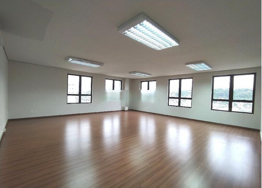 BENTOALVES aluga prédio comercial inteiro, ocupação imediata, no Santa Catarina - Caxias do Sul - RS
