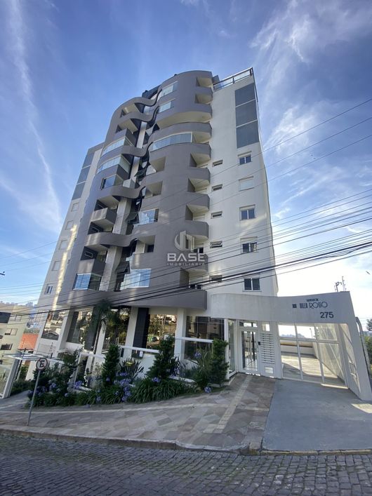 Cobertura duplex nova no bairro Jardim América, com 267m² privativos, com 03 suítes, sala 02 ambient