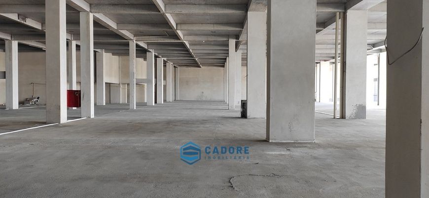 Sala comercia com 740 m² Frente IguatemiCaxias