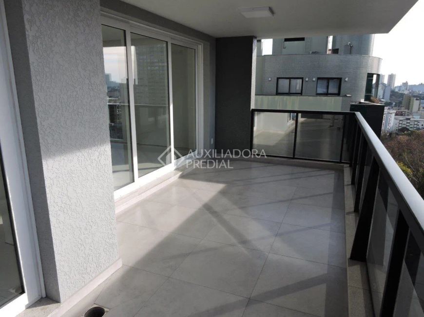 APARTAMENTO ALTO PADRÃO COM LOCALIZAÇÃO PRIVILEGIADA EM FRENTE AO PARQUE DOS MACAQUINHOS.