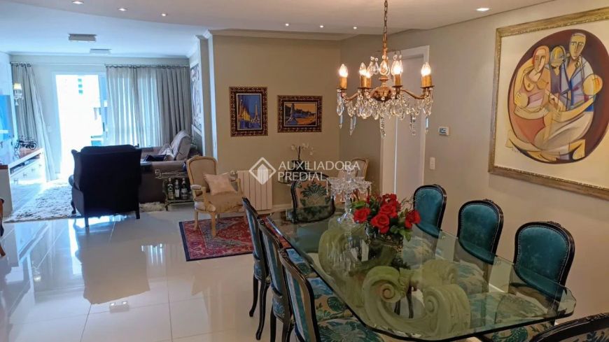 Fino apartamento no Exposição