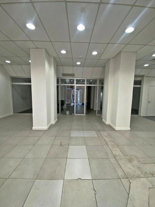BENTOALVES aluga Loja Térrea com 1120 m2, no Centro - Caxias do Sul - RS