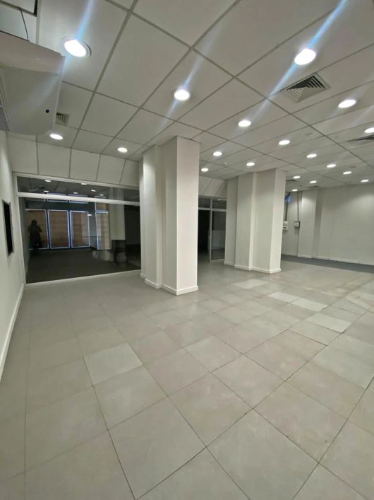 BENTOALVES aluga Loja Térrea com 1120 m2, no Centro - Caxias do Sul - RS