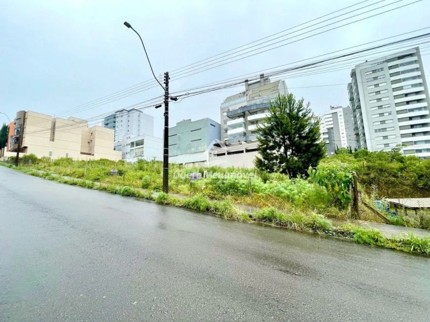 Terreno com 720m² no Bairro Sanvitto
