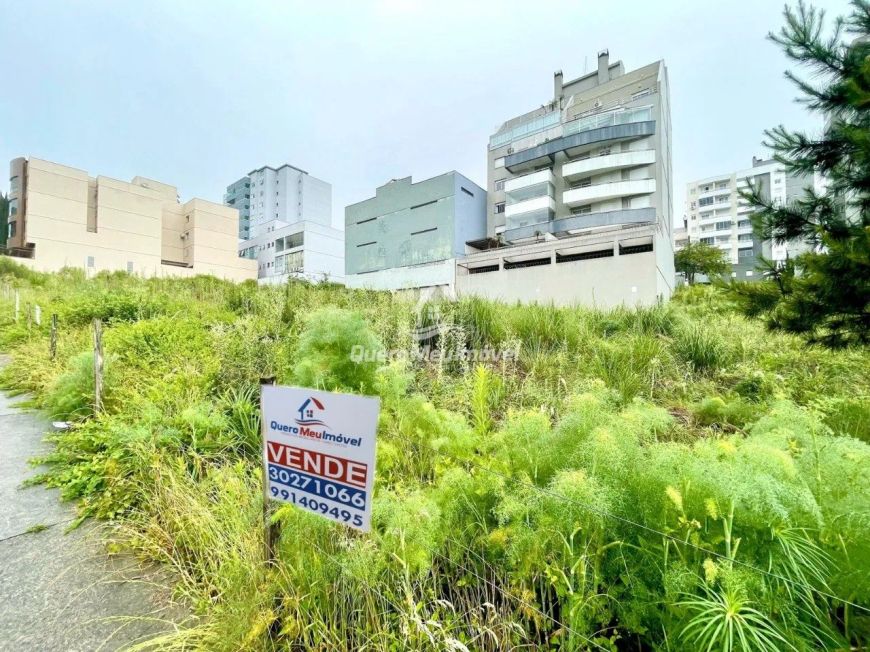 Terreno com 720m² no Bairro Sanvitto