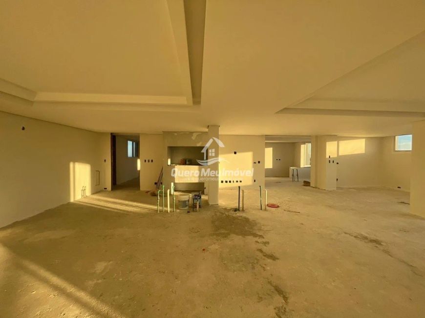 Apartamento 3 suítes com 296m² no Panazzolo.