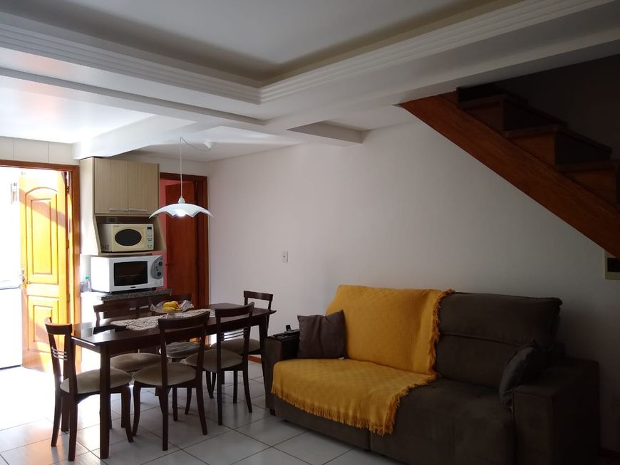 Lindo sobrado a venda com 2 dormitórios e 62 m² de área privativa.