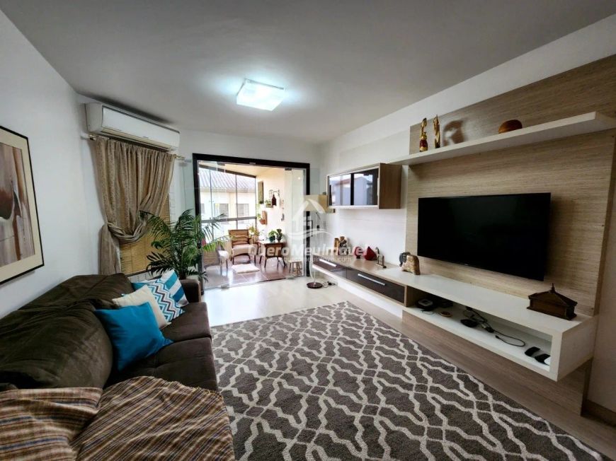 Apartamento mobiliado com 3 dormitórios no Pio X