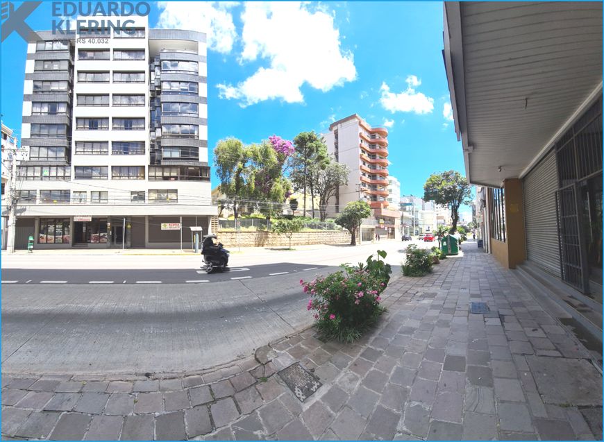 Excelente garagem privativa, no Centro de Caxias do Sul. Segurança, praticidade, conveniência.