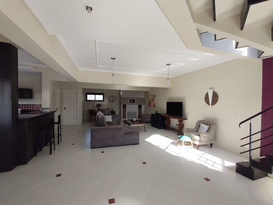 Linda Casa Mobiliada e Decorada no Salgado Filho