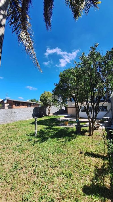 CASA COM 3 DORMITÓRIOS E 4 VAGAS EM FRENTE A LAGOA BAIRRO DESVIO RIZZO