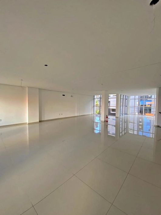 BENTOALVES aluga sala aérea com 185 m2, dois banheiros, no Panazzolo - Caxias do Sul - RS