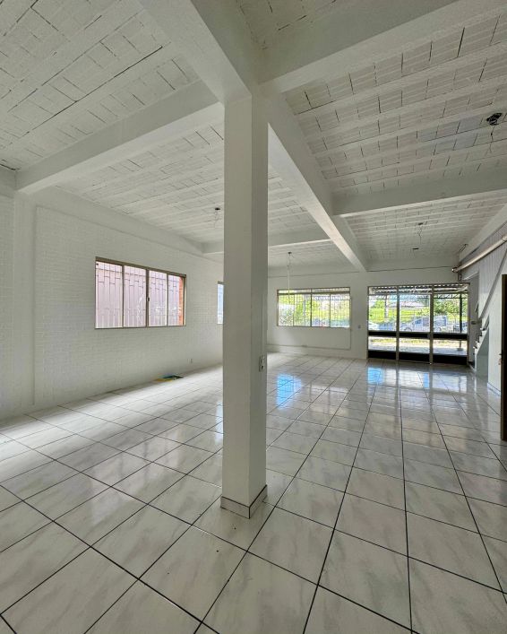 Imóvel para aluguel tem 940 metros quadrados com 5 quartos em Sagrada Família - Caxias do Sul - RS