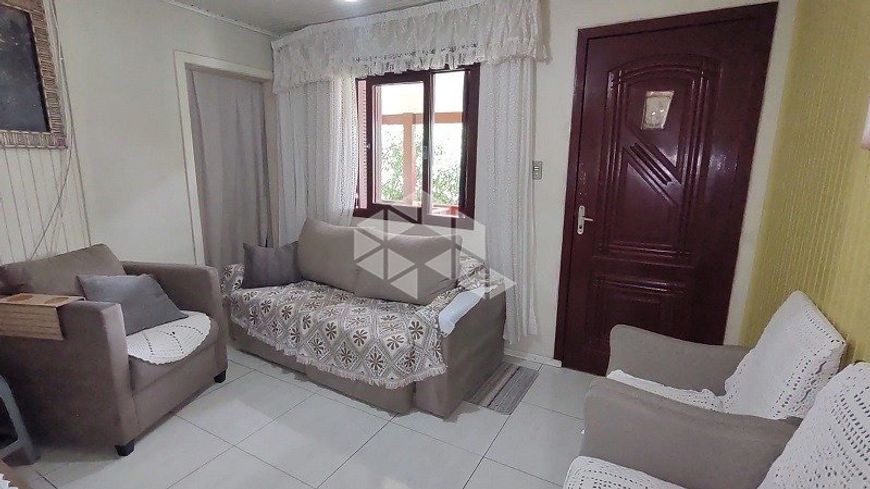 Descubra a grandiosidade desta Casa de Alvenaria de 2 andares, com 06 dormitórios e 63,7m², localiza