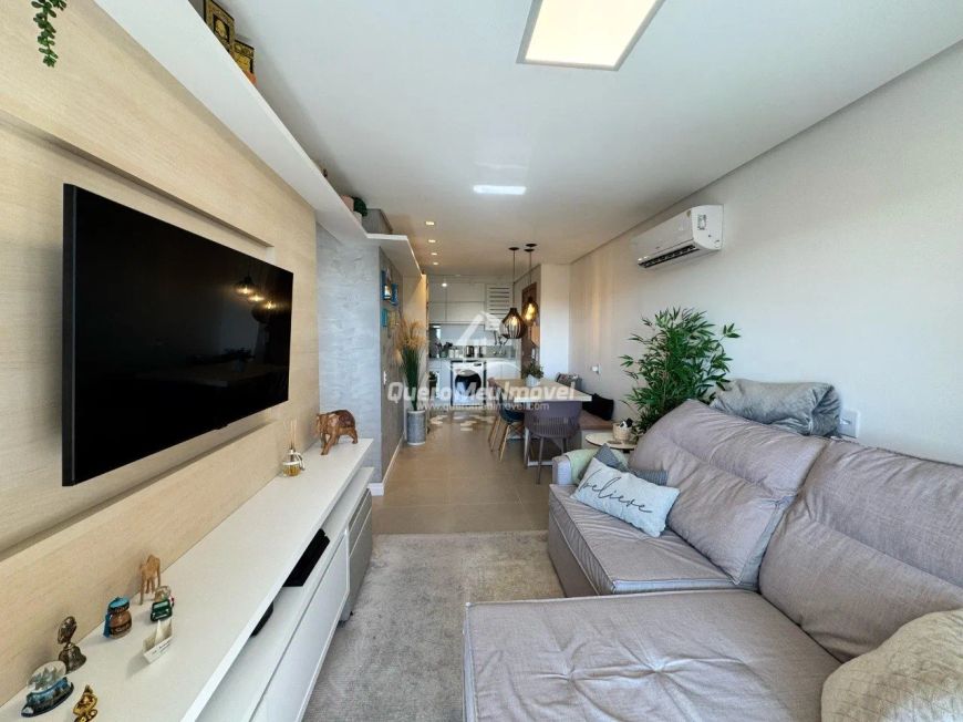 Apartamento semimobiliado no Vinhedos