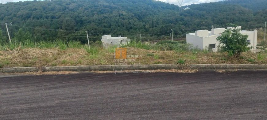 Terreno 300m² no São Giácomo em Caxias do Sul