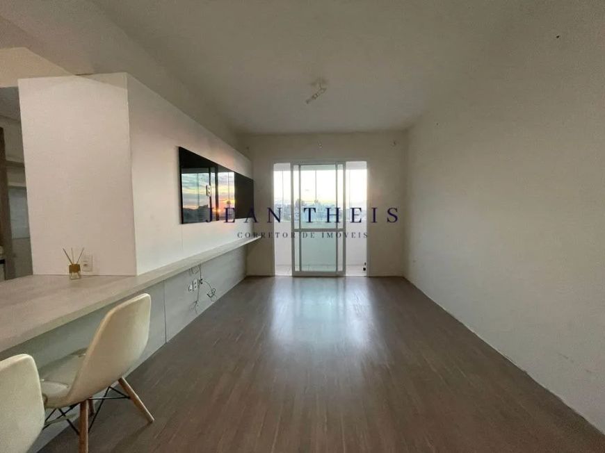 Apartamento Semi Mobiliado em Área Central