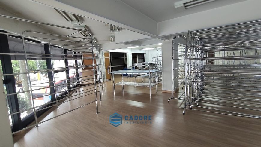 Sala Térrea de esquina no bairro São Pelegrino