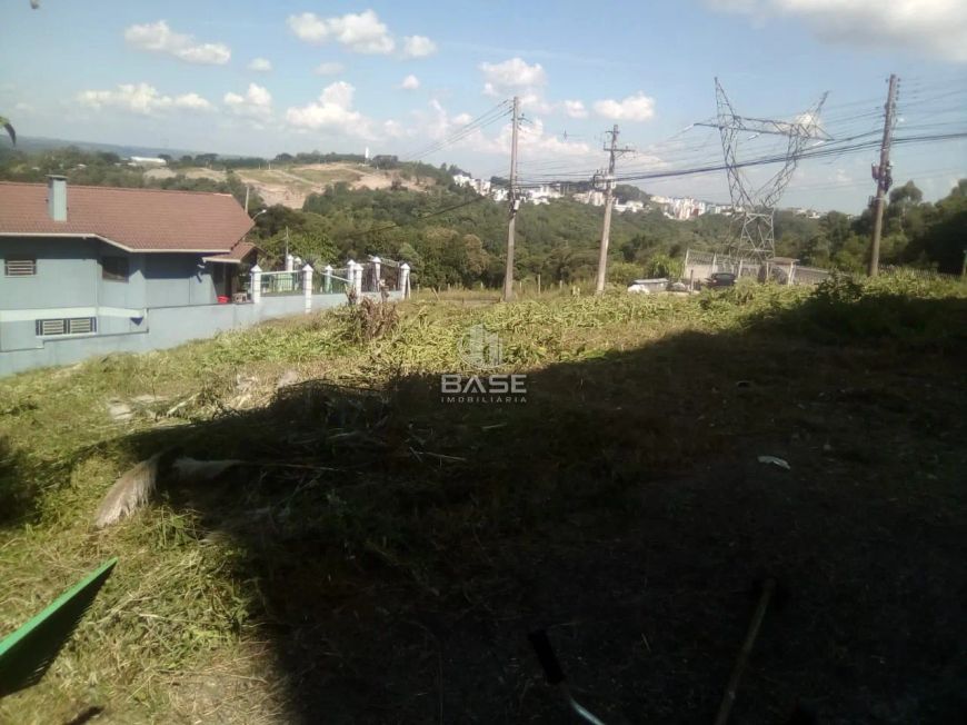 Ótimo terreno de esquina, com leve declive, logo após o Motel Astral, com área total de 764,69m². Id