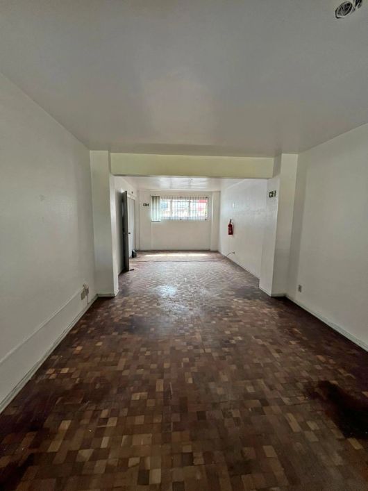 BENTOALVES aluga sala térrea com 300 m2 e estacionamento exclusivo no centro - Caxias do Sul - RS