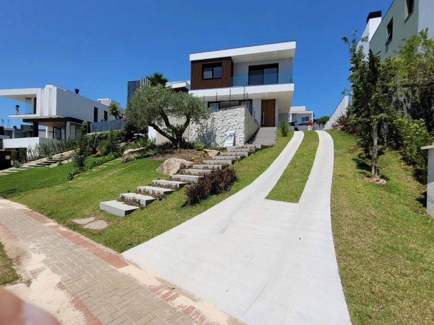 Venda de Casa em Condomínio em Caxias do Sul-RS, bairro Nossa Senhora da Saúde