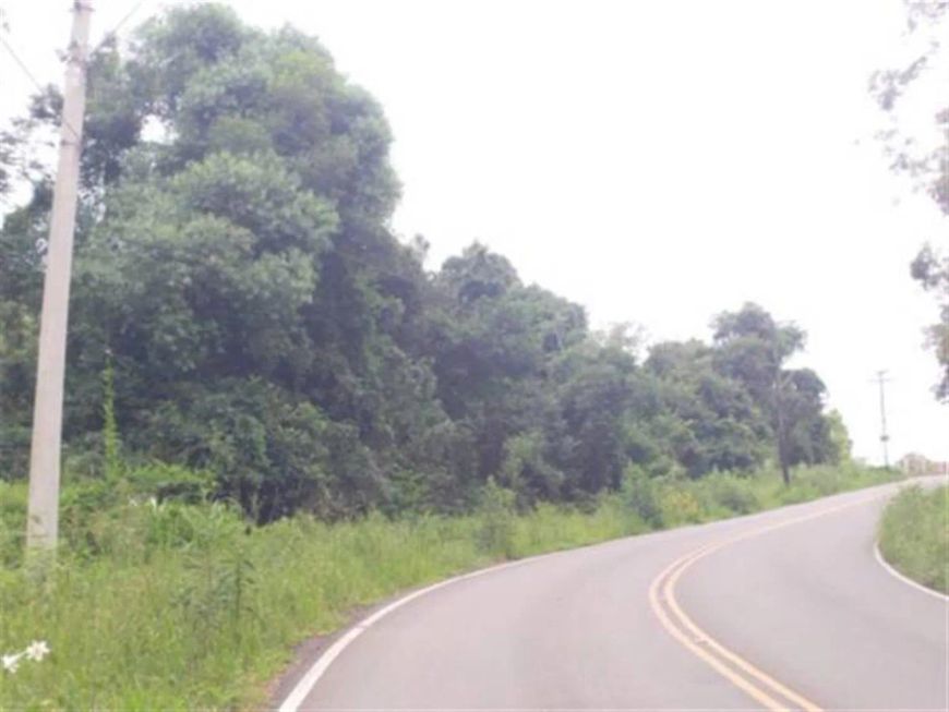 Excelente terreno de esquina com área total de 2.898,40m. Área urbana! Consulte-nos!