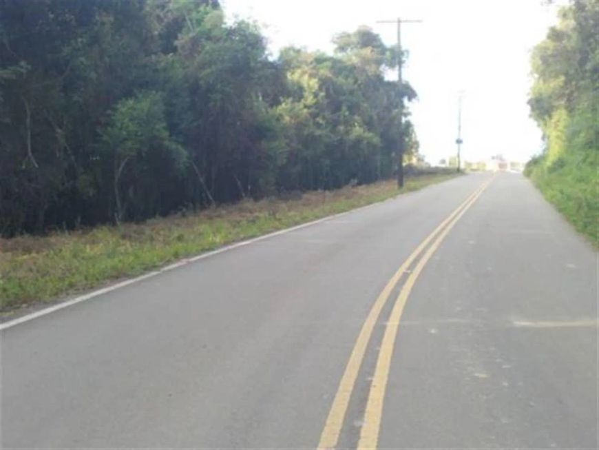 Excelente terreno de esquina com área total de 2.898,40m. Área urbana! Consulte-nos!