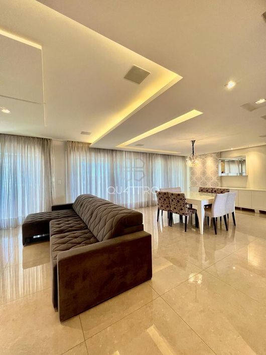 Apartamento semimobiliado no Exposição