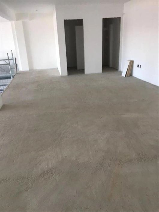 Excelente loja térrea localizada no Bairro Petrópolis! Possui espera para mezanino e cortinas metáli