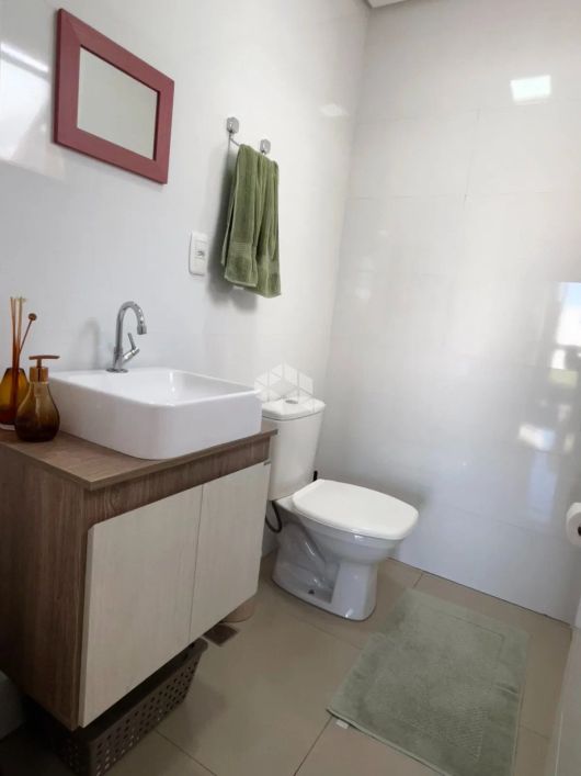 Sobrado triplex, dois quartos no Bairro São Luiz