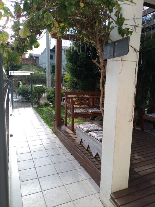 Venda de casa semimobiliada em Caxias do Sul, bairro Jardim Itália