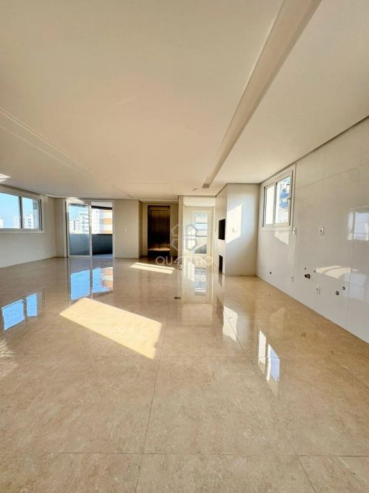 Apartamento novo e um por andar, no Panazzolo.