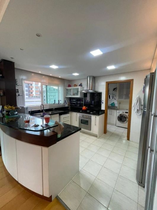 Apartamento à venda no bairro Sanvitto