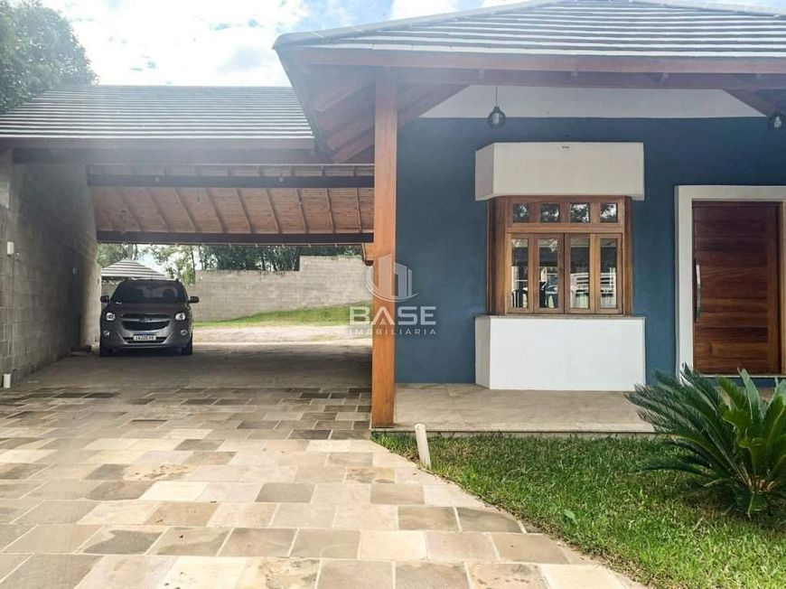 Residencial de alto padrão com 3 dormitórios sendo 1 suíte, 2 banheiros, cozinha, área de serviço, s