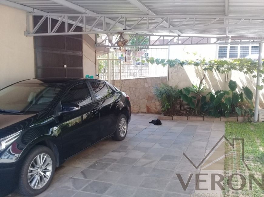 Venda de casa semimobiliada em Caxias do Sul, bairro Santa Catarina