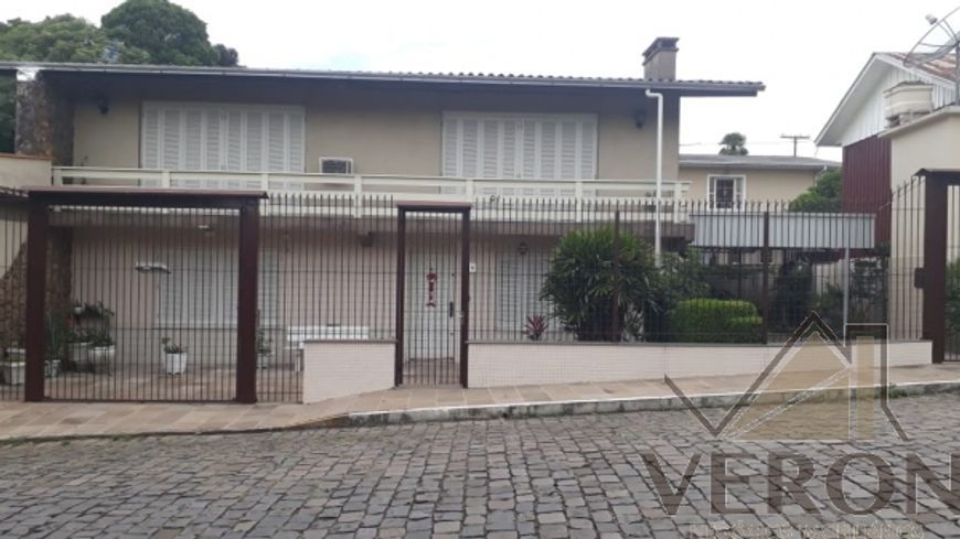 Venda de casa semimobiliada em Caxias do Sul, bairro Santa Catarina