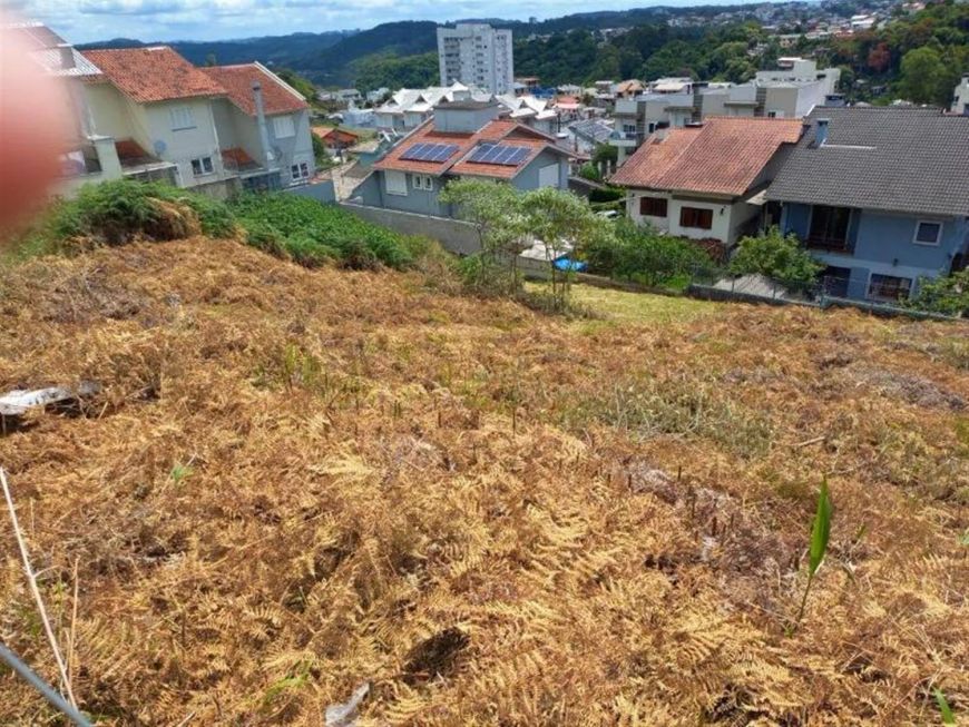 Três ótimos terrenos juntos em excelente localização a 100m da Perimetral, no Bairro Kayser! Terreno