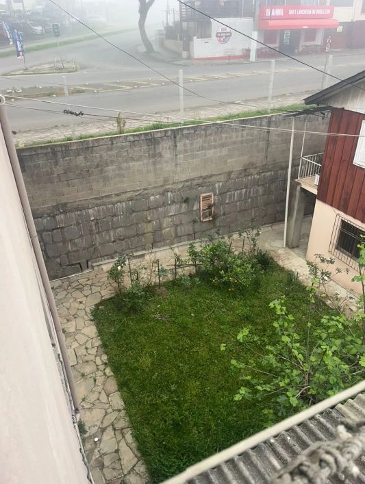 Ótimo terreno com 02 casas no Bairro Salgado Filho! Conta com 03 dormitórios, sala para 02 ambientes