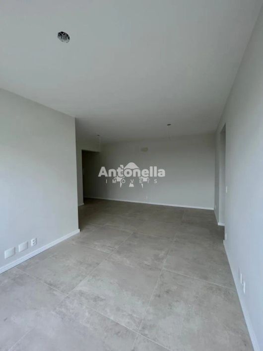 Apartamento no bairro Panazzolo REF: 7145