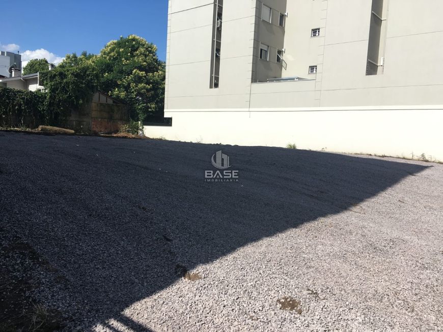 Terreno à venda em Caxias do Sul, localizado no bairro Vila Verde. Com área total de 768m², o terren
