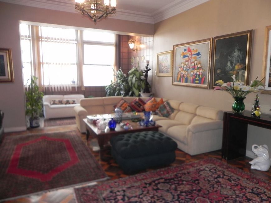 Apartamento com 3 quartos, 2 salas &amp; 3 banheiros à venda, 190 m² por R$ 1.600.000,00 - Copacaban