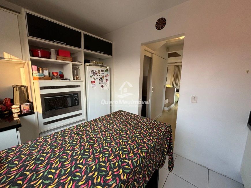 Sobrado triplex com entrada individual no Vinhedos